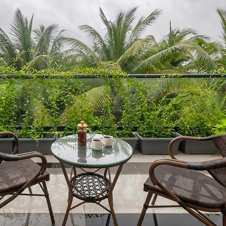 Villa Sereno By Stayvista - An Elegant And Entertaining Retreat Featuring A Swimming Pool, Outdoor Jacuzzi, Modern Interiors, And A Snooker Table Alībāg Exterior photo