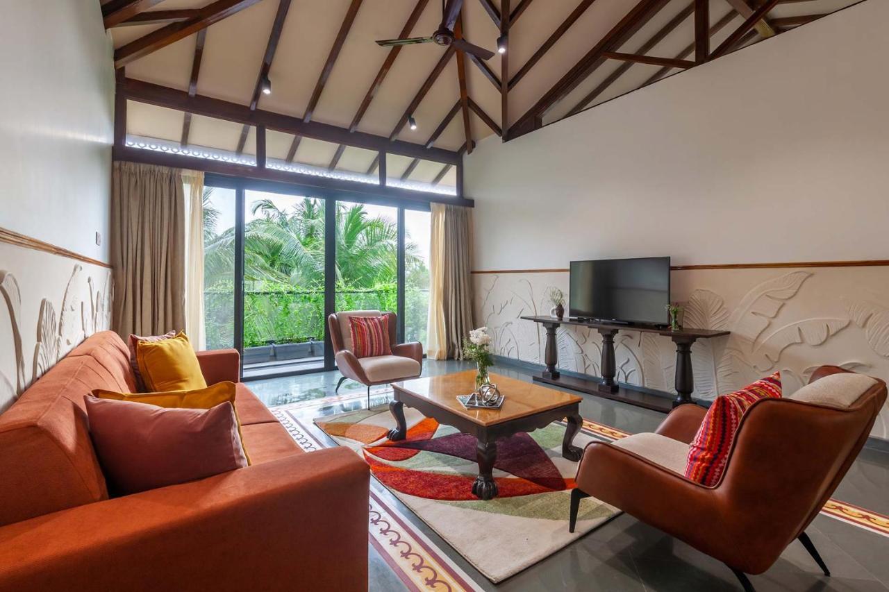 Villa Sereno By Stayvista - An Elegant And Entertaining Retreat Featuring A Swimming Pool, Outdoor Jacuzzi, Modern Interiors, And A Snooker Table Alībāg Exterior photo