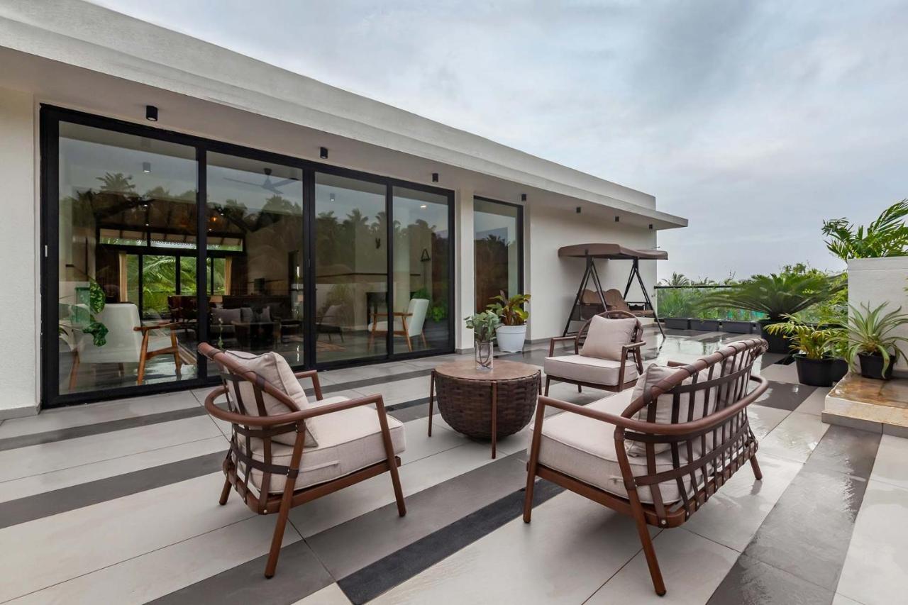 Villa Sereno By Stayvista - An Elegant And Entertaining Retreat Featuring A Swimming Pool, Outdoor Jacuzzi, Modern Interiors, And A Snooker Table Alībāg Exterior photo