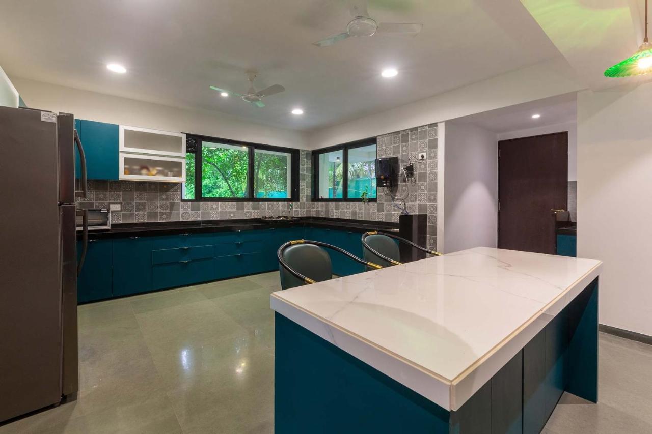 Villa Sereno By Stayvista - An Elegant And Entertaining Retreat Featuring A Swimming Pool, Outdoor Jacuzzi, Modern Interiors, And A Snooker Table Alībāg Exterior photo