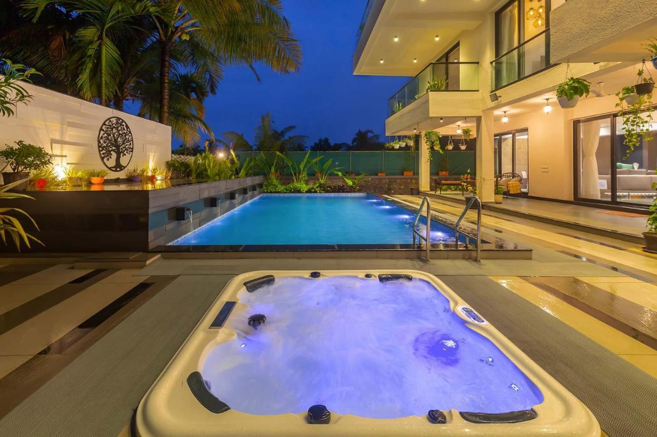 Villa Sereno By Stayvista - An Elegant And Entertaining Retreat Featuring A Swimming Pool, Outdoor Jacuzzi, Modern Interiors, And A Snooker Table Alībāg Exterior photo