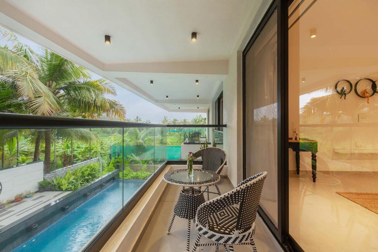 Villa Sereno By Stayvista - An Elegant And Entertaining Retreat Featuring A Swimming Pool, Outdoor Jacuzzi, Modern Interiors, And A Snooker Table Alībāg Exterior photo